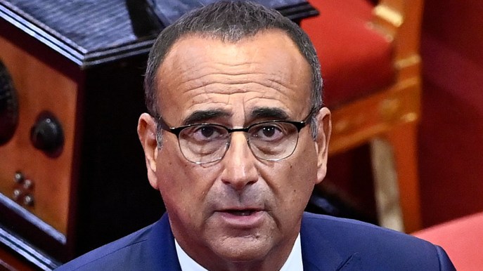 Ascolti tv del 6 ottobre, Cento contro La rosa della vendetta