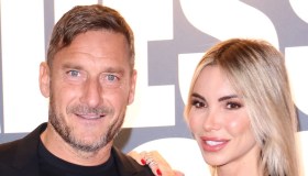 Francesco Totti e Noemi Bocchi a Miami, sguardi innamorati. La verità sulla crisi