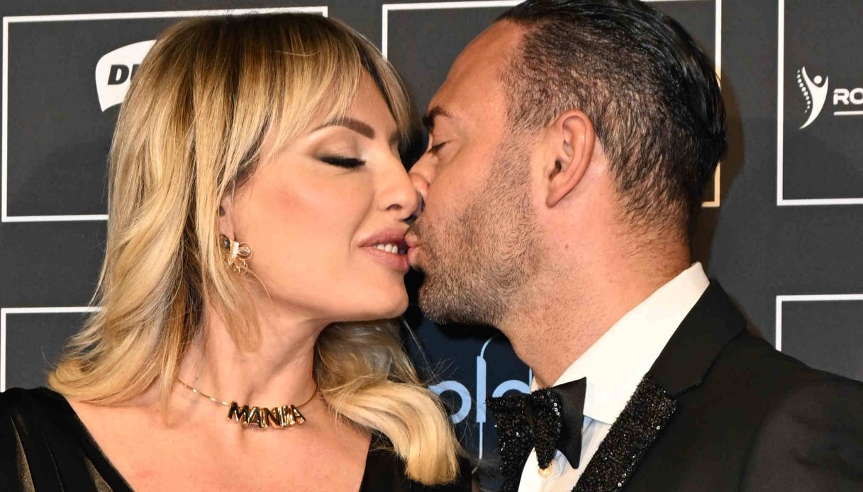 Manila Nazzaro compie 47 anni, la sorpresa di Oradei: “Mi sento così fortunata”