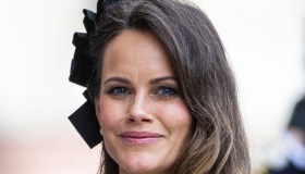 Sofia di Svezia, il look premaman con la mantella è da Regina (di eleganza)