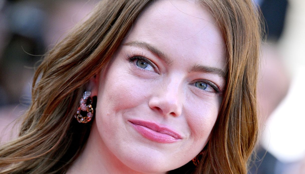 Emma Stone, 10 look che hanno fatto la storia tra eleganza e sobrietà