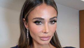 Diletta Leotta reinventa il completo maschile con pizzi e cut out