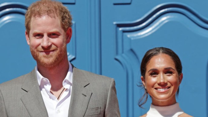 Re Carlo, Harry e Meghan cambiano strategia: l’ultima apparizione del Duca