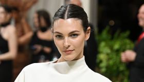 Sopracciglia effetto laminazione con un solo (viralissimo) prodotto in sconto di oltre il 50%