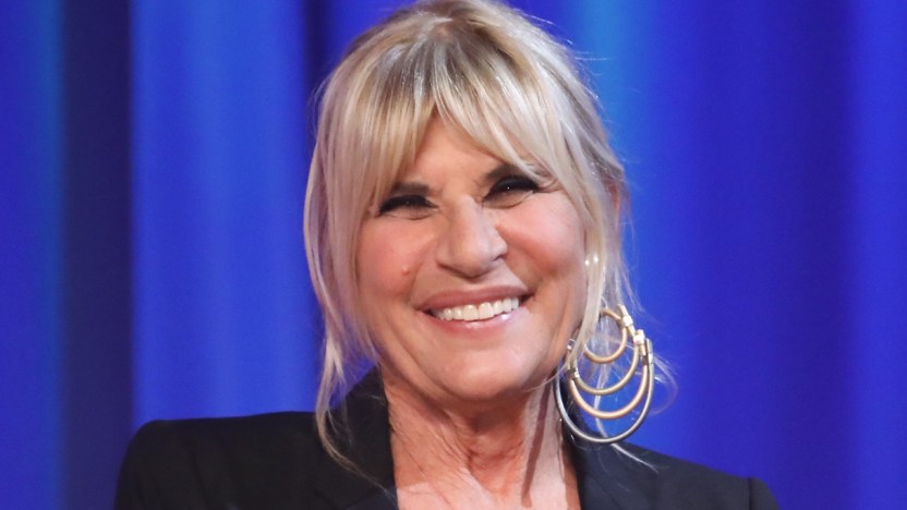 Uomini e Donne, esplode la passione nell’esterna di Gemma: “Io mi vergognerei”