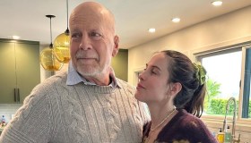 Bruce Willis, la rara foto con le figlie per il Ringraziamento: “Il miglior papà di sempre”