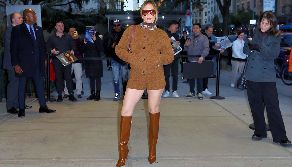 J.Lo, il divorzio la fa ancora più bella: il look dell’autunno è il suo