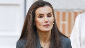 Letizia di Spagna abbattuta e sottotono alla prima uscita pubblica dopo Valencia