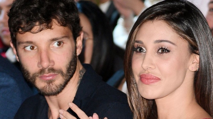 “Stefano De Martino ama ancora Belen”, perché le starebbe lontano