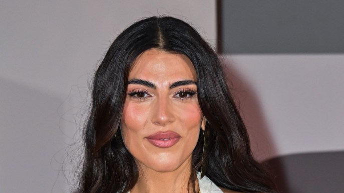 Addio 2024, gli auguri Vip per il nuovo anno: Salemi con il pancione e senza veli, Gregoraci in bikini