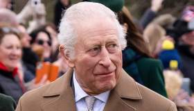 Re Carlo infrange la rigida regola di Natale (come fece per la prima volta Meghan Markle)