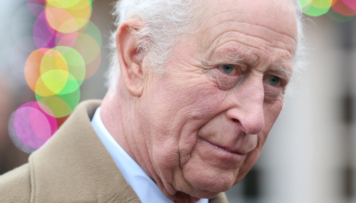 Re Carlo, esplode la tensione con il Principe Andrea: scandalo economico