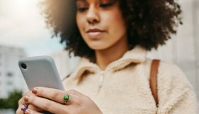 Brain rot è la parola dell’anno secondo l’Oxford Dictionary: cosa significa