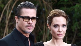 Angelina Jolie e Brad Pitt: lei sorride a New York, lui “implora” i figli per il suo compleanno