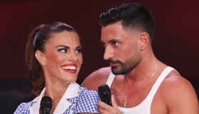 Bianca Guaccero innamorata di Giovanni Pernice: “È stato testardo, ci stiamo lavorando”