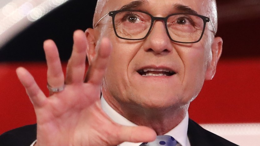 Grande Fratello, Shaila e (quasi) tutti contro Helena. Signorini: “È inaccettabile”