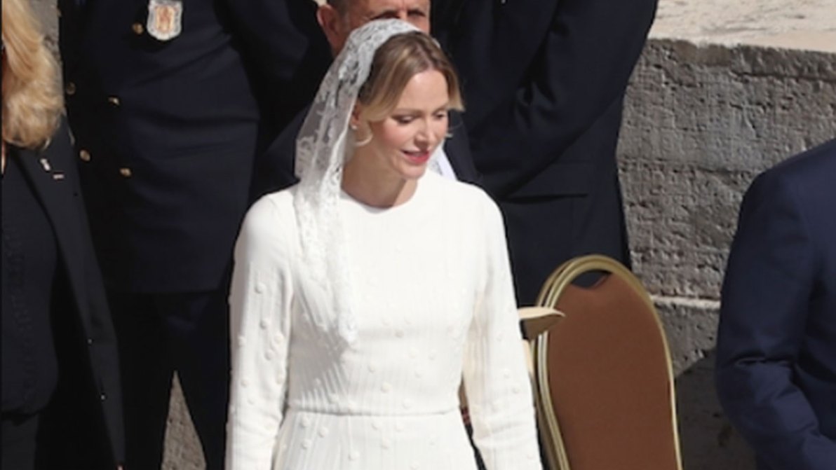 Perché Charlene si è vestita di bianco alla messa del Papa