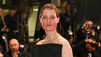 Incidente sul red carpet a Cannes